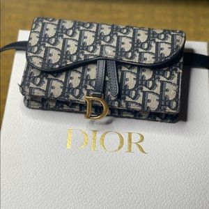 The Saddle belt  in blue Dior